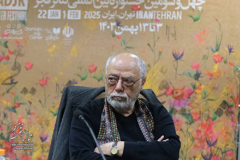رونمایی از پوستر چهل و سومین جشنواره بین‌المللی تئاتر فجر در نشست شورای سیاست‌گذاری جشنواره