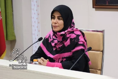 رونمایی از پوستر چهل و سومین جشنواره بین‌المللی تئاتر فجر در نشست شورای سیاست‌گذاری جشنواره
