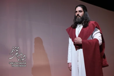 اینک انسان کارگردان:حمیدرضا نعیمی-عکس:میلاد میرزا علی-مکان:تئاترشهر-سالن چهارسو-زمان:سوم بهمن ۱۴۰۳‎