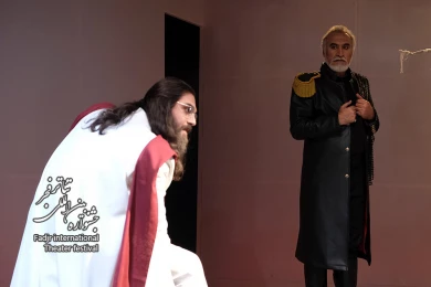 اینک انسان کارگردان:حمیدرضا نعیمی-عکس:میلاد میرزا علی-مکان:تئاترشهر-سالن چهارسو-زمان:سوم بهمن ۱۴۰۳‎