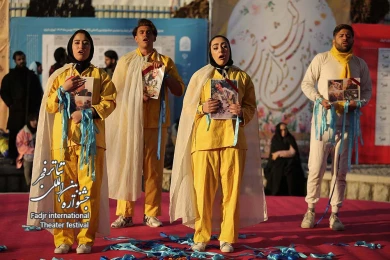 روزی روزگاری در آمر یکا-کارگردان:فرشته چاپلقی-عکس:مصطفی صفری-مکان:محوطه بیرونی تئاتر شهر-زمان:سوم بهمن 1403‎