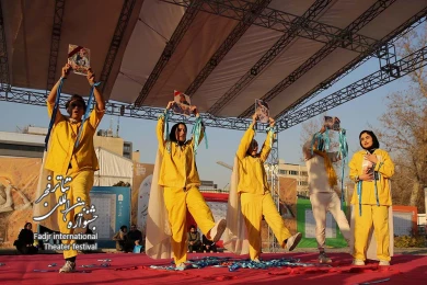 روزی روزگاری در آمر یکا-کارگردان:فرشته چاپلقی-عکس:مصطفی صفری-مکان:محوطه بیرونی تئاتر شهر-زمان:سوم بهمن 1403‎