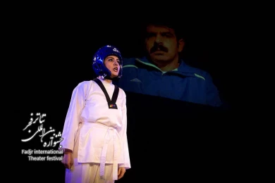 دیفن هیدرامین-کارگردان:علیرضا معروفی-عکس:رضا معطریان-مکان:تئاتر شهر-سالن قشقایی-زمان:سوم بهمن 1403‎