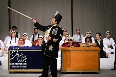 سفرنامه آبجی مظفر-کارگردان:قطب الدین صادقی-عکس:رضا معطریان-مکان:تئاتر شهر-سالن اصلی-زمان:سوم بهمن 1403‎