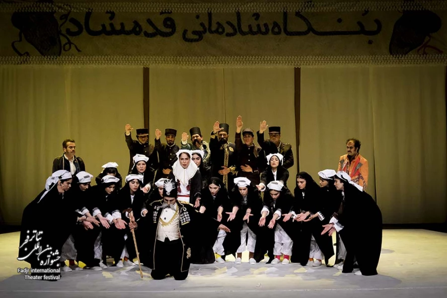 سفرنامه آبجی مظفر-کارگردان:قطب الدین صادقی-عکس:رضا معطریان-مکان:تئاتر شهر-سالن اصلی-زمان:سوم بهمن 1403‎