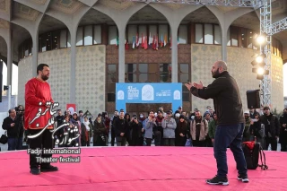 در اولین روز جشنواره تئاتر فجر در بخش خیابانی، چه گذشت؟

قلب تپنده تئاتر در هوای سرد