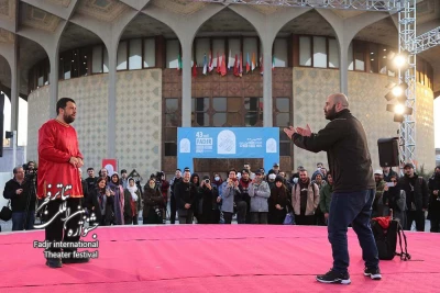 در اولین روز جشنواره تئاتر فجر در بخش خیابانی، چه گذشت؟

قلب تپنده تئاتر در هوای سرد