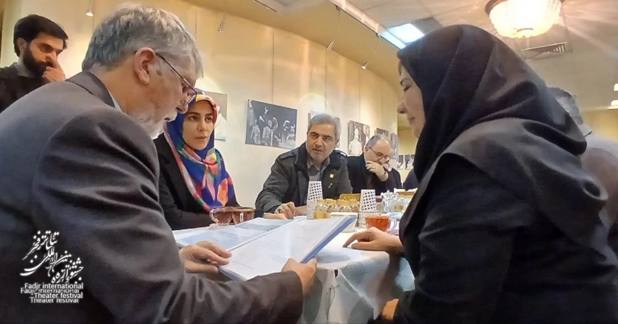 وزیر فرهنگ و ارشاد اسلامی به تماشای نمایش «مرز» نشست  3