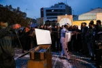 توپ با توپ-کارگردان محمد رادمهر-عکس فاطمه عموزاد-مکان محوطه بیرونی تئاتر شهر-زمان4بهمن1403