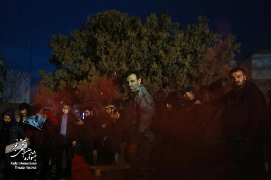 توپ با توپ-کارگردان محمد رادمهر-عکس فاطمه عموزاد-مکان محوطه بیرونی تئاتر شهر-زمان4بهمن1403