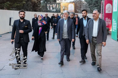 حال و هوایی دومین روز از چهل و سومین جشنوارۀ بین المللی تئاتر فجر-عکس:نیلوفر جوانشیر و کیارش مسیبی‎