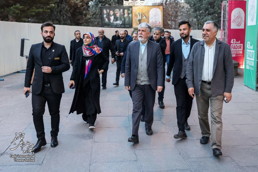 حال و هوایی دومین روز از چهل و سومین جشنوارۀ بین المللی تئاتر فجر-عکس:نیلوفر جوانشیر و کیارش مسیبی‎