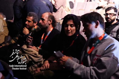 دومین روز چهل و سومین جشنواره بین المللی تئاتر فجر در تئاتر شهر

روزی که استقبال مخاطبان حتی پله‌های سالن را نیز پر کرد