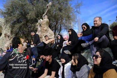 پلاستیک-کارگردان:بهنام کاوه-عکس:رضا معطریان-مکان:فرهنگسرای رازی-زمان:5بهمن1403‎