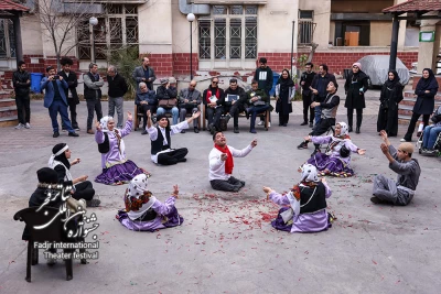 نمایش ماجرای آقای رستم