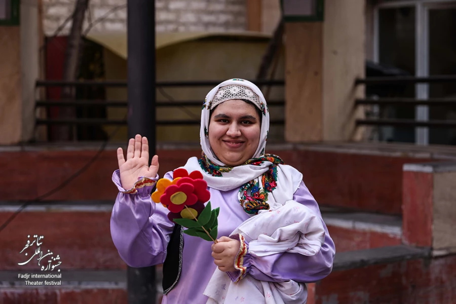 نمایش ماجرای آقای رستم