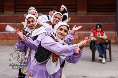 نمایش ماجرای آقای رستم