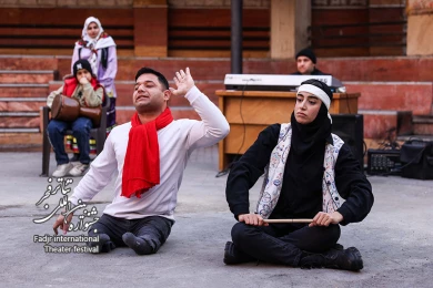 نمایش ماجرای آقای رستم