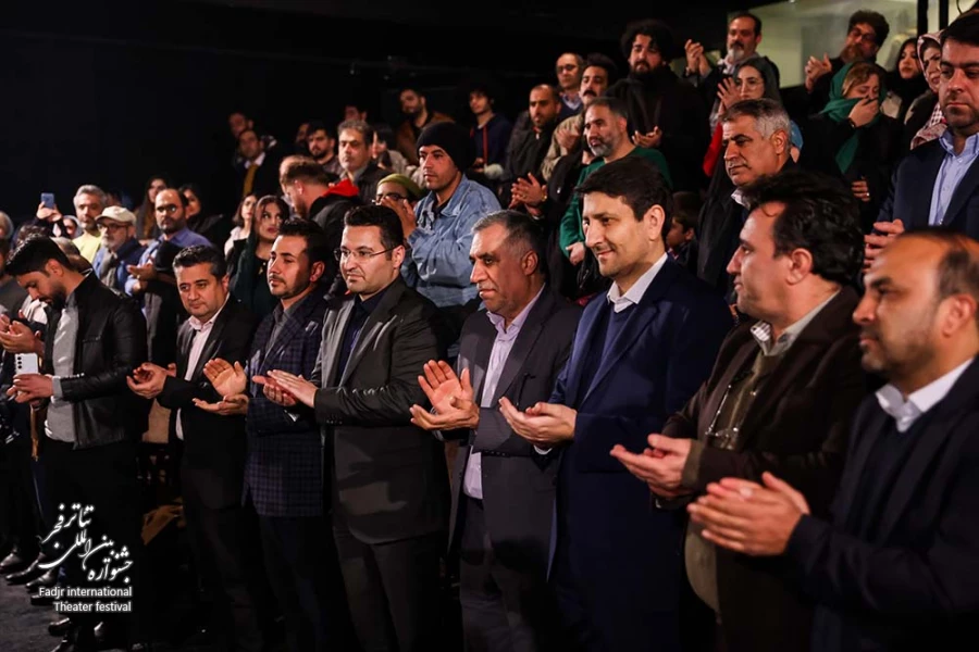حضور ستار هاشمی وزیر ارتباطات و فناوری اطلاعات در جشنواره تئاتر فجر