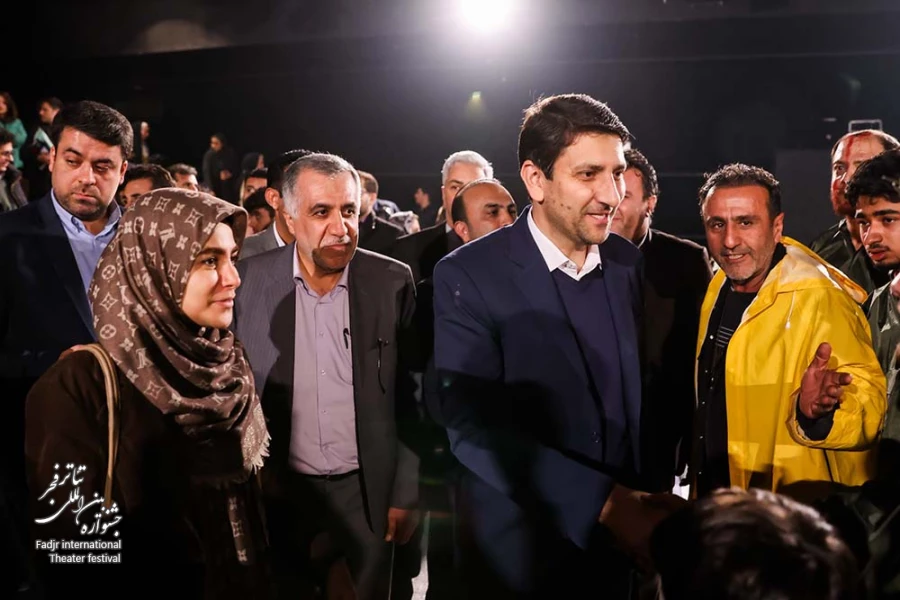 حضور ستار هاشمی وزیر ارتباطات و فناوری اطلاعات در جشنواره تئاتر فجر