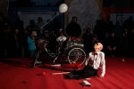 نمایش پاپیون قرمز
