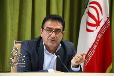 قادر آشنا بیان کرد:

چراغ روشن تئاتر در دست هنرمندان است/ جشنواره تئاتر فجر اعتبار خود را حفظ کرد