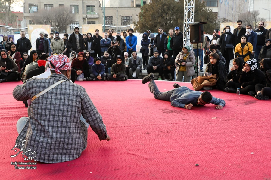 نمایش بازگشت به میدان