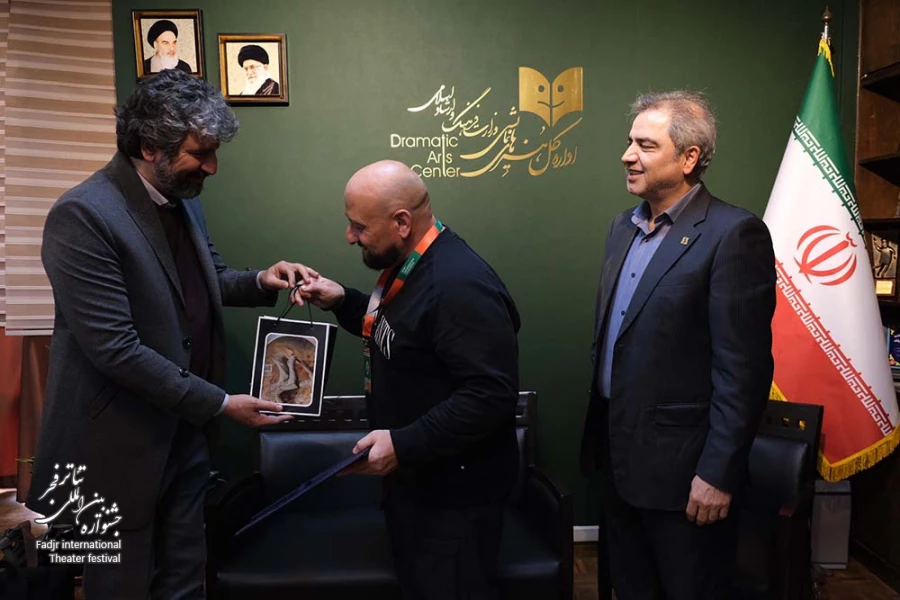 تقدیر چهل و سومین جشنواره بین‌المللی تئاتر فجر از مهمانان خارجی این رویداد