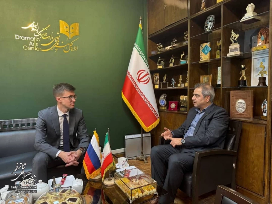 دیدار سرپرست اداره کل هنرهای نمایشی با رایزن فرهنگی روسیه