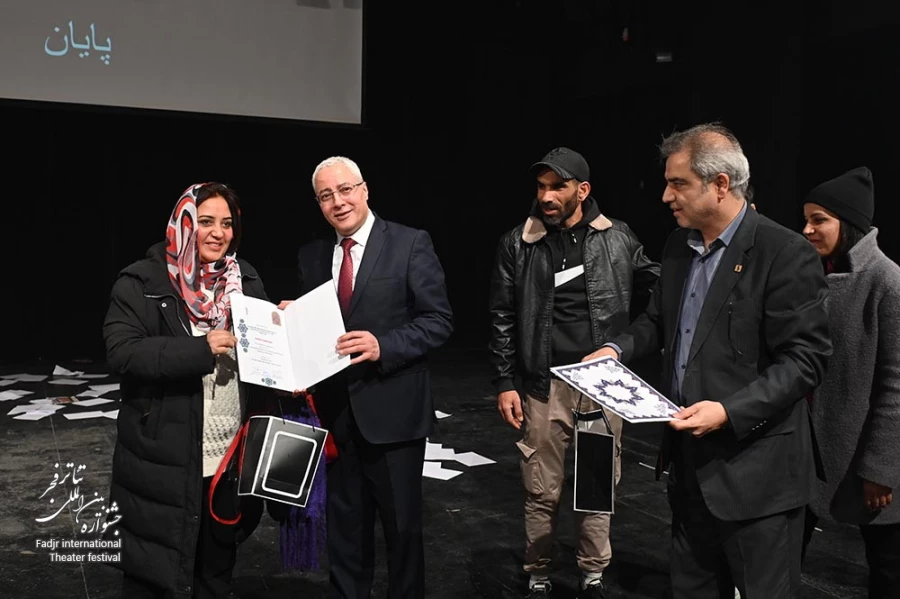 تقدیر از هنرمندان تونس در نهمین روز از چهل و سومین جشنواره تئاتر فجر