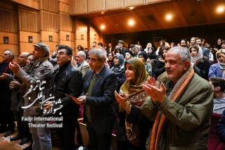 احمد مسجد جامعی و معاون امور هنری وزارت ارشاد به تماشای ترانه های قدیمی نشستند